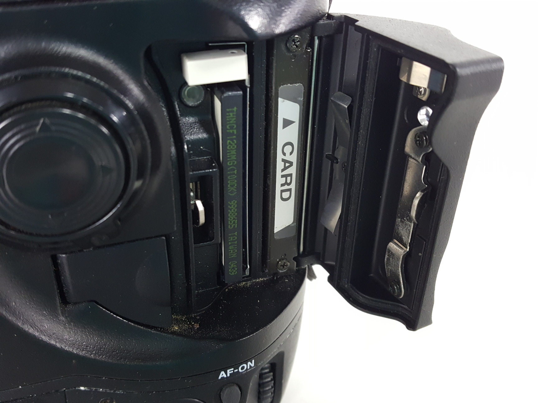 Image of NIKON D1 X 5.47 Megapixel SLR Digital Camera