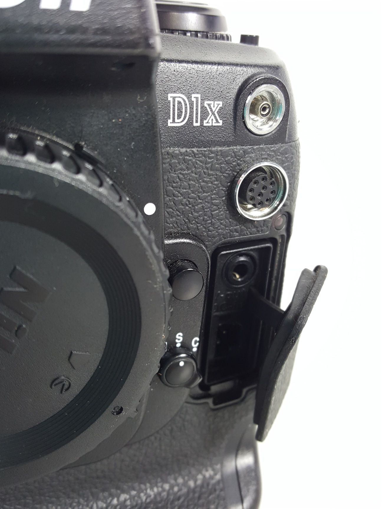 Image of NIKON D1X 5.47 Megapixel SLR Digital Camera