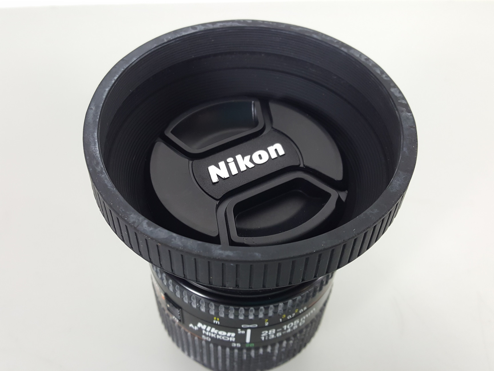 Image of Nikon AF NIKKOR 28-105mm 1:3.5 - 4.5D Camera Lens with Rubber Hood & Lens Cap
