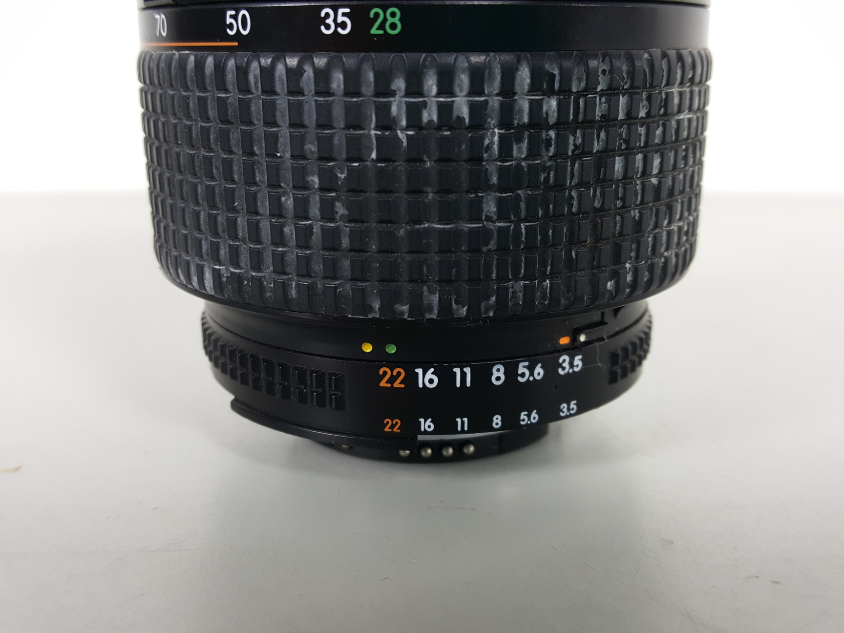 Image of Nikon AF NIKKOR 28-105mm 1:3.5 - 4.5D Camera Lens with Rubber Hood & Lens Cap