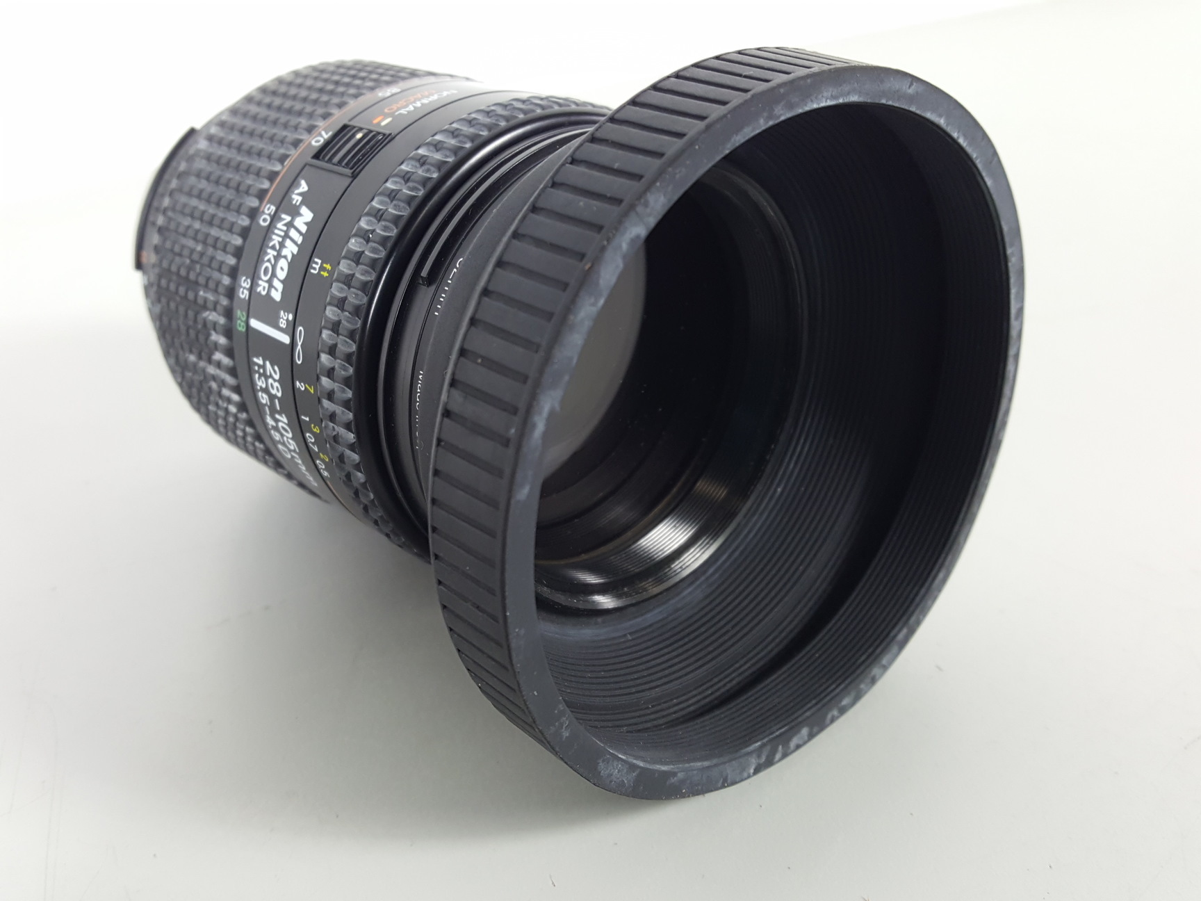 Image of Nikon AF NIKKOR 28-105mm 1:3.5 - 4.5D Camera Lens with Rubber Hood & Lens Cap