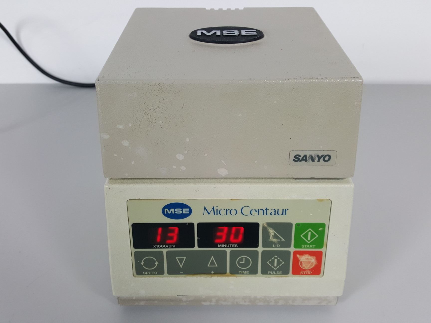 Image of Sanyo MSE Micro Centaur Centrifuge / Microcentrifuge MBS010.CX2.5 Lab