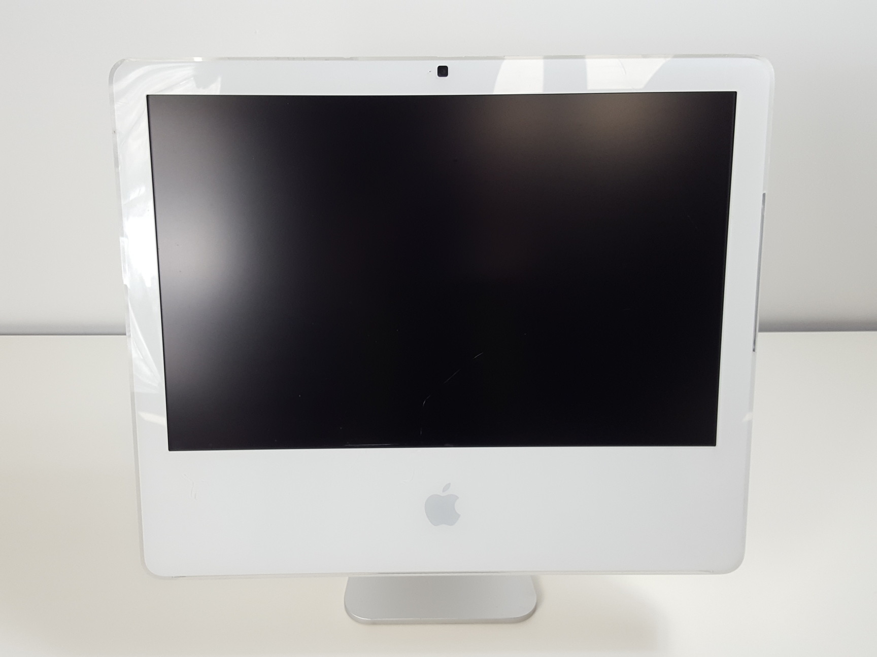 Image of Apple iMac 20" Core Duo 2.0 Early 2006 MA200LL - iMac4,1 - A1174 - 2105