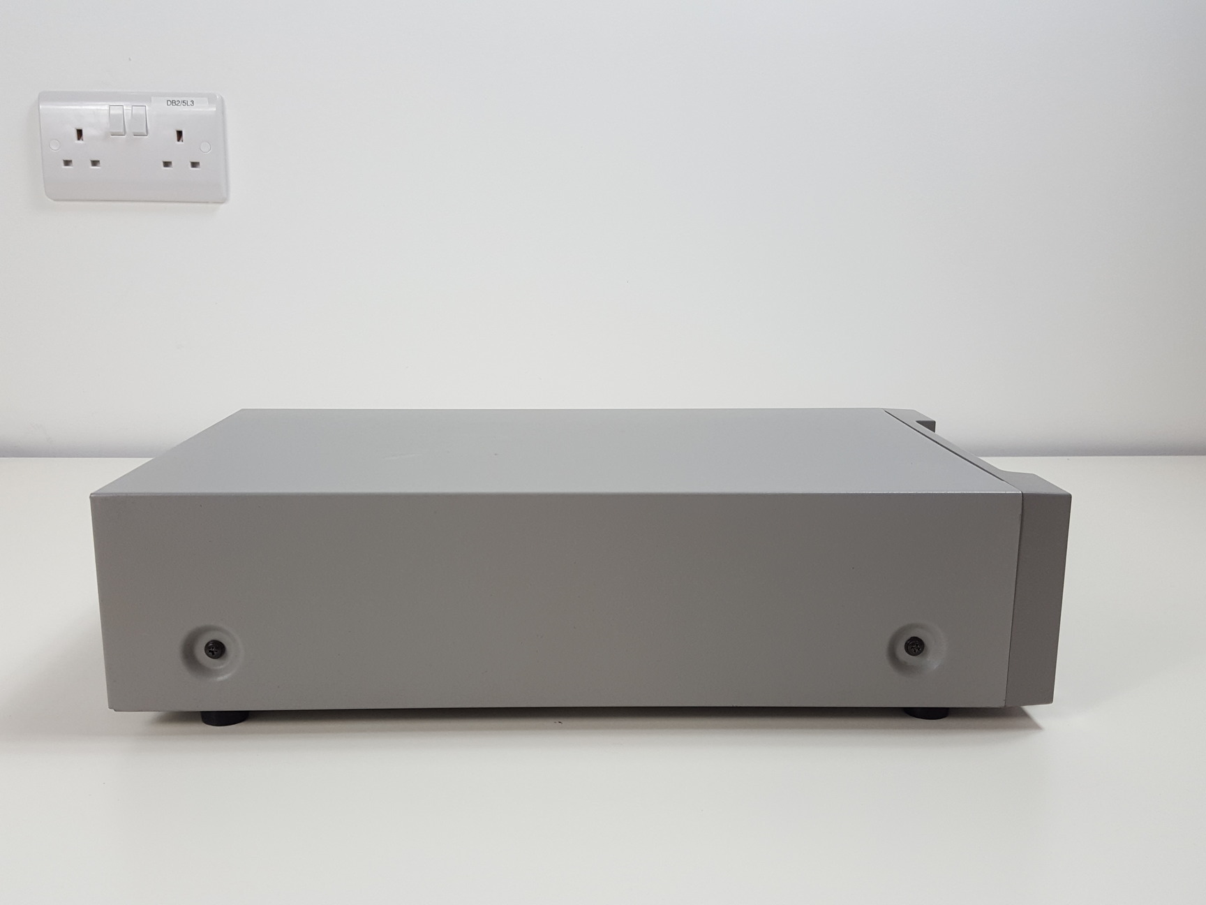 Image of Sony DVCAM Digital VideoCassette Recorder Model DSR-40P DV & Mini DV 