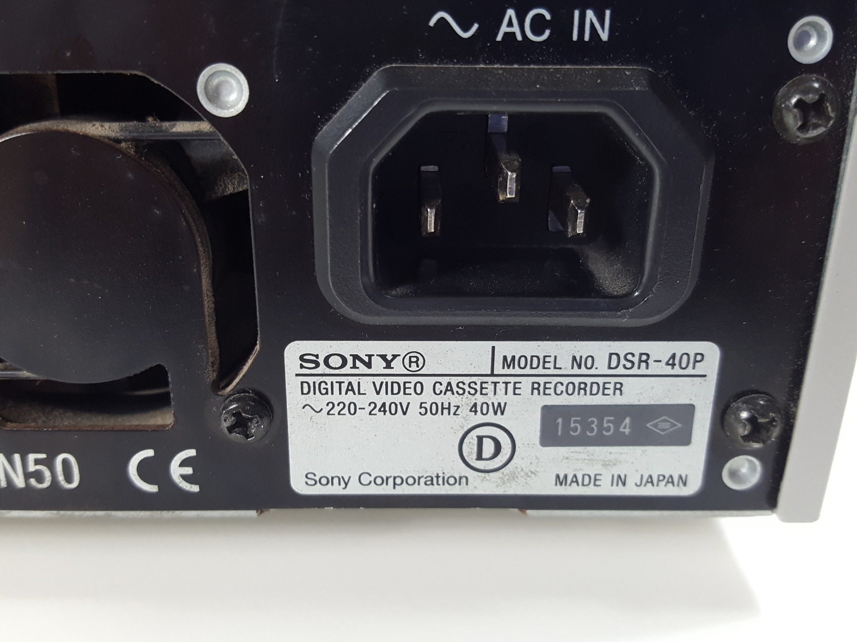 Image of Sony DVCAM Digital VideoCassette Recorder Model DSR-40P DV & Mini DV 