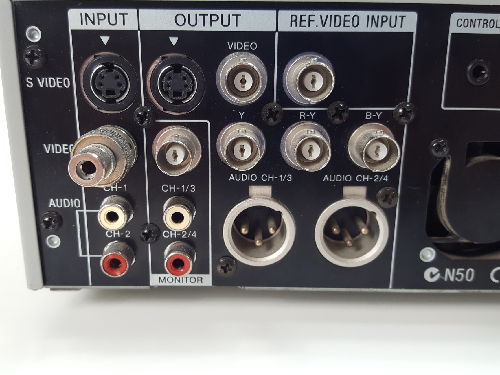 Image of Sony DVCAM Digital VideoCassette Recorder Model DSR-40P DV & Mini DV 