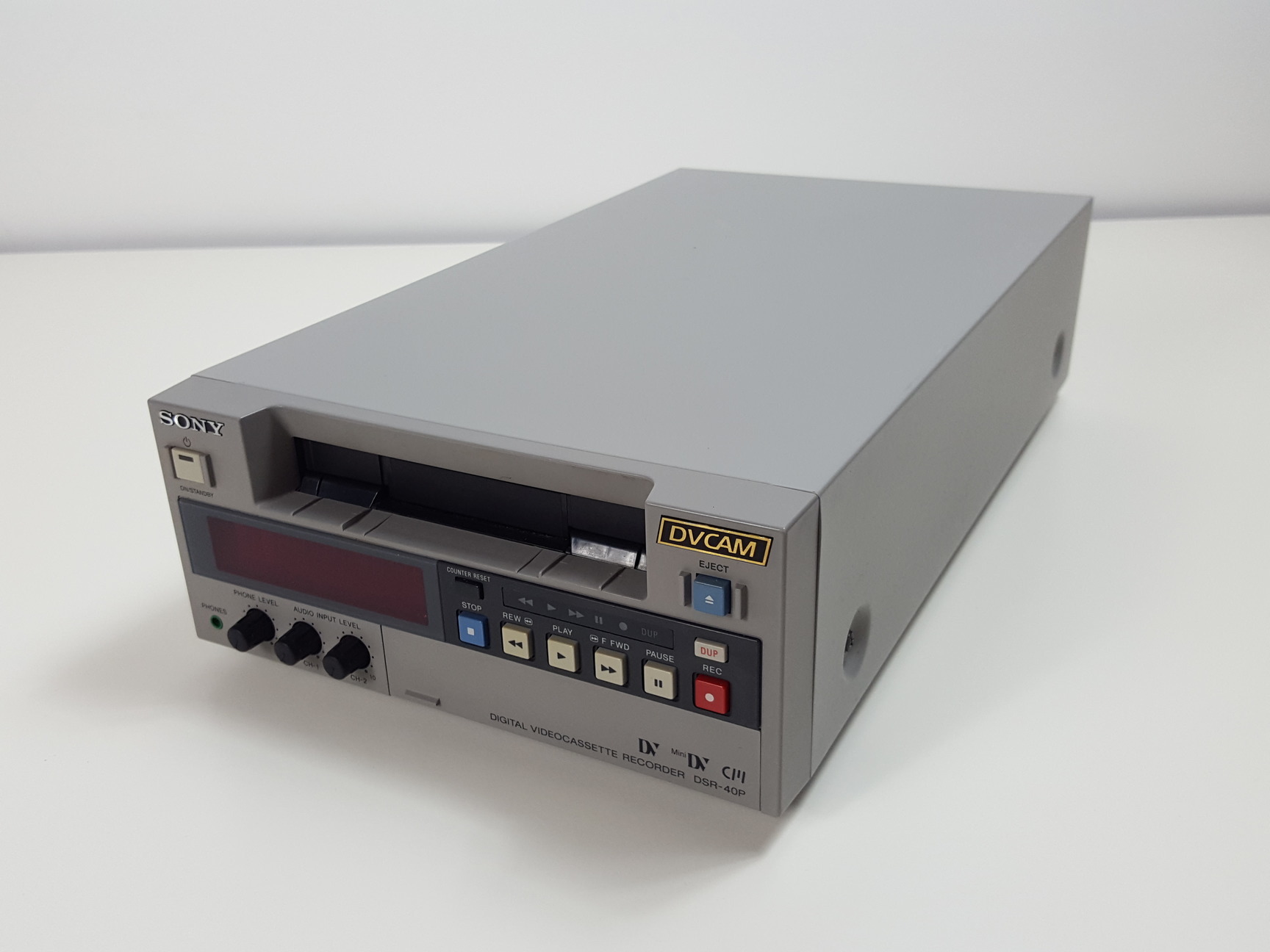 Image of Sony DVCAM Digital VideoCassette Recorder Model DSR-40P DV & Mini DV 