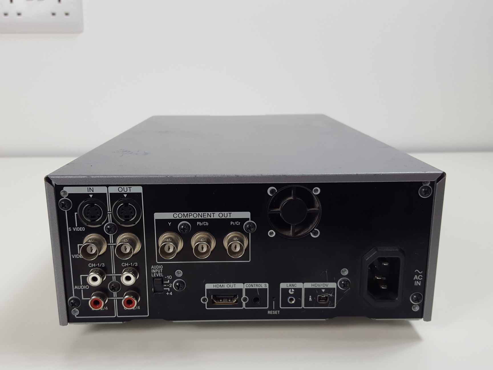 Image of Sony HVR-M25E Digital HD VideoCassette Recorder HDV 1080i DVCAM DV Mini DV