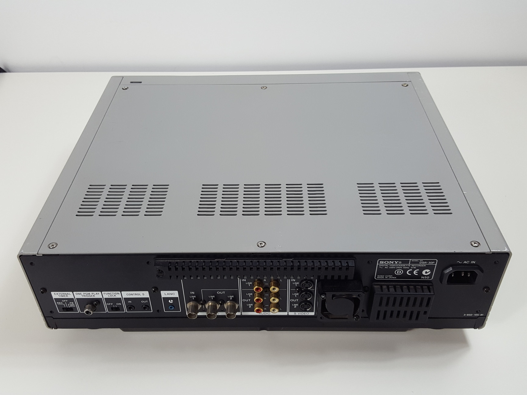 Image of Sony DVCAM DSR-30P Digital VideoCassette Recorder