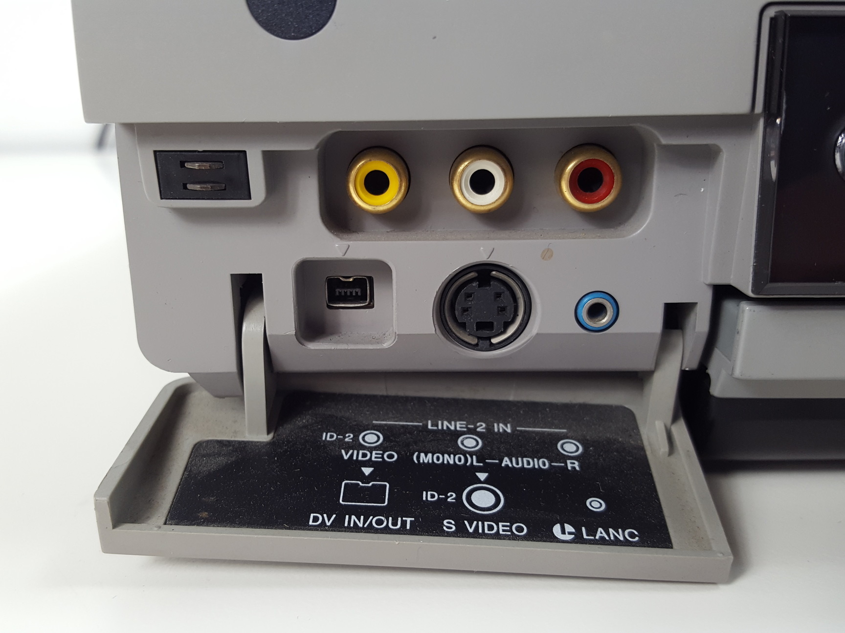 Image of Sony DVCAM DSR-30P Digital VideoCassette Recorder