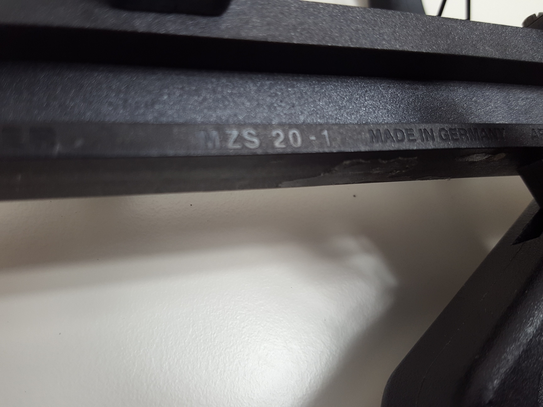 Image of Sennheiser MZW 60-1 Microphone Wind Shield Blimp & MZS 20-1