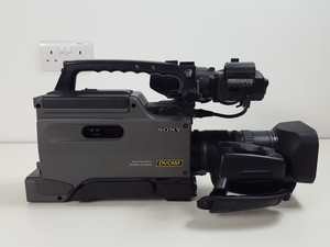 Thumbnail image of Sony DSR-250P Digital Video Camera w/ DXF-801CE Electronic Viewfinder