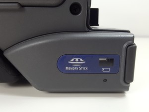 Thumbnail image of Sony DSR-250P Digital Video Camera w/ DXF-801CE Electronic Viewfinder
