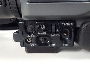 Thumbnail image of Sony DSR-250P Digital Video Camera w/ DXF-801CE Electronic Viewfinder