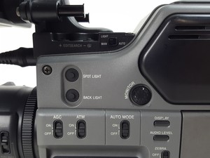 Thumbnail image of Sony DSR-250P Digital Video Camera w/ DXF-801CE Electronic Viewfinder