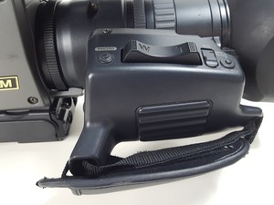 Thumbnail image of Sony DSR-250P Digital Video Camera w/ DXF-801CE Electronic Viewfinder