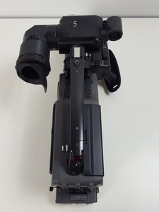 Thumbnail image of Sony DSR-250P Digital Video Camera w/ DXF-801CE Electronic Viewfinder