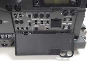 Thumbnail image of Sony DVCAM DSR500WSP Digital Camcorder w/ DXF-801CE Electronic View Finder