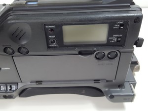 Thumbnail image of Sony DVCAM DSR500WSP Digital Camcorder w/ DXF-801CE Electronic View Finder