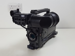 Thumbnail image of Sony DVCAM DSR500WSP Digital Camcorder w/ DXF-801CE Electronic View Finder