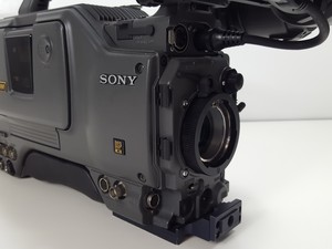 Thumbnail image of Sony DVCAM DSR500WSP Digital Camcorder w/ DXF-801CE Electronic View Finder