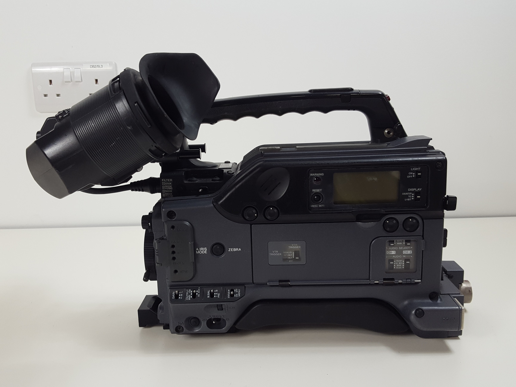 Image of Sony DSR-570WSP Digital Camcorder w/ DXP-801CE Electronic Viewfinder