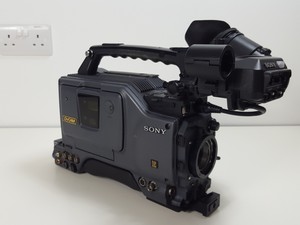 Thumbnail image of Sony DSR-570WSP Digital Camcorder w/ DXP-801CE Electronic Viewfinder