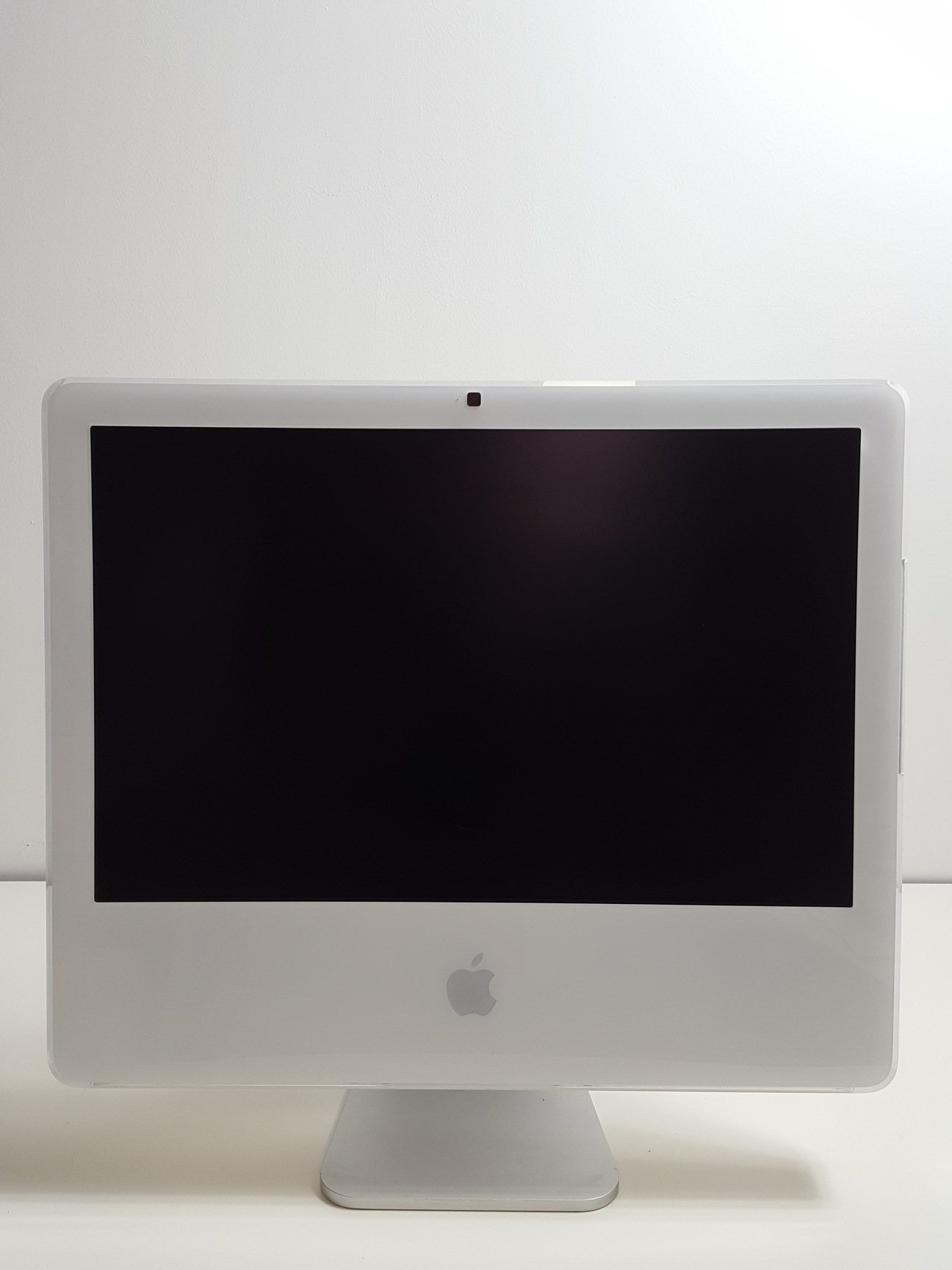 Image of Apple iMac 20" Core 2 Duo 2.33ghz