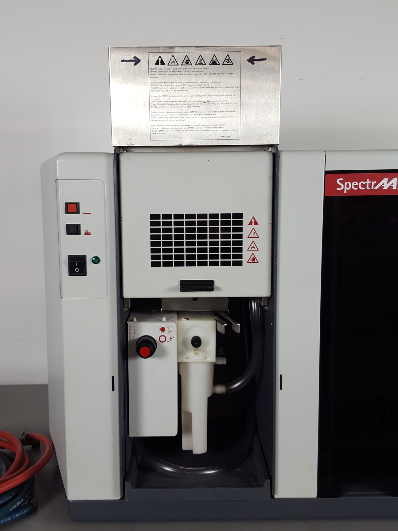 Varian SpectrAA 220FS Atomic Absorption Spectrometer AAS + 4 Lamps Lab