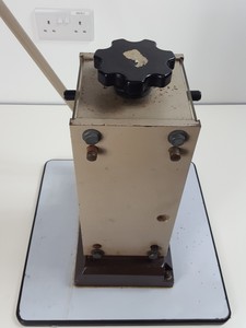 Thumbnail image of Specac Model 15.011 Manual Hydraulic Press - FTIR + XRF Pellet Press Lab