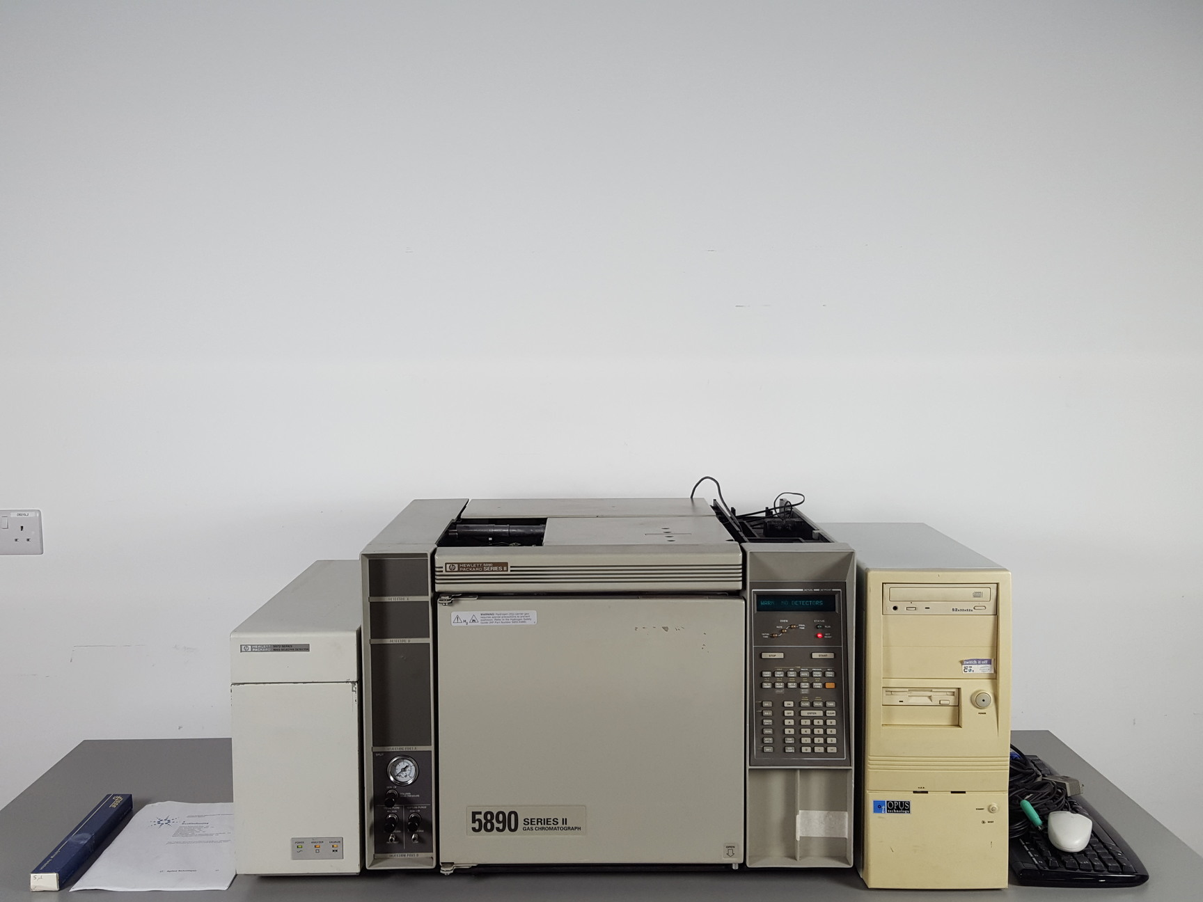 Image of HP 5890 5890A Series II 2 GC Gas Chromatograph System + 5972 MSD & Chemstation