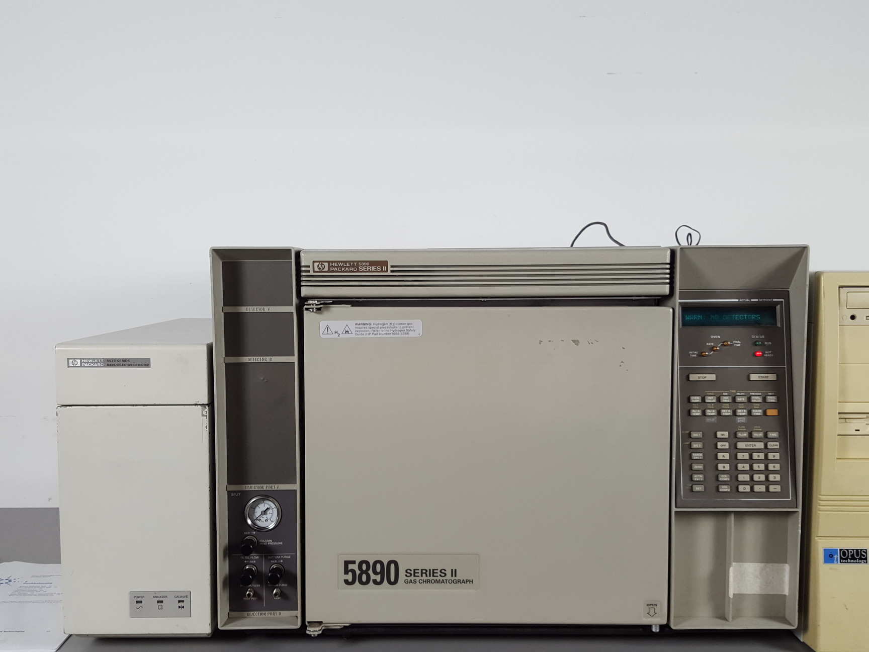 Image of HP 5890 5890A Series II 2 GC Gas Chromatograph System + 5972 MSD & Chemstation