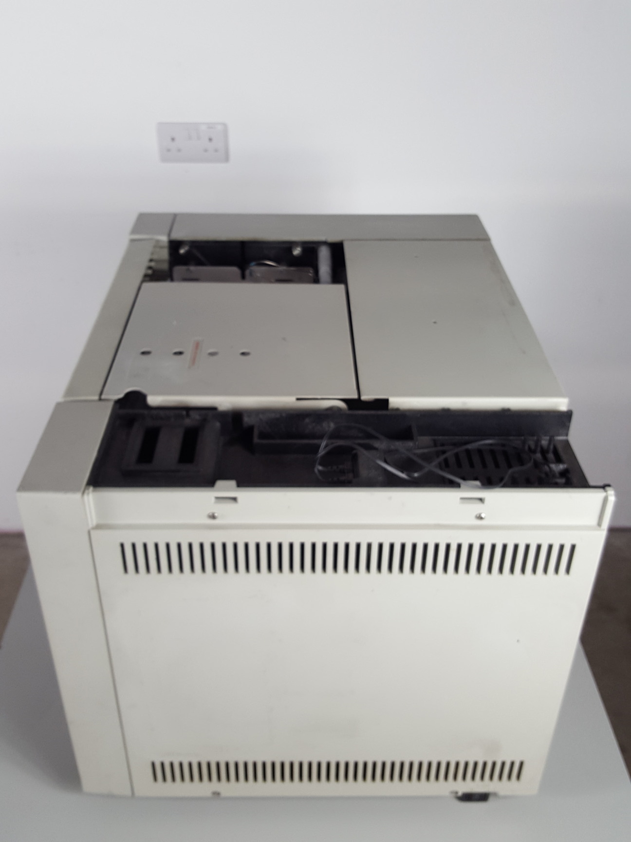 Image of HP 5890 5890A Series II 2 GC Gas Chromatograph System + 5972 MSD & Chemstation