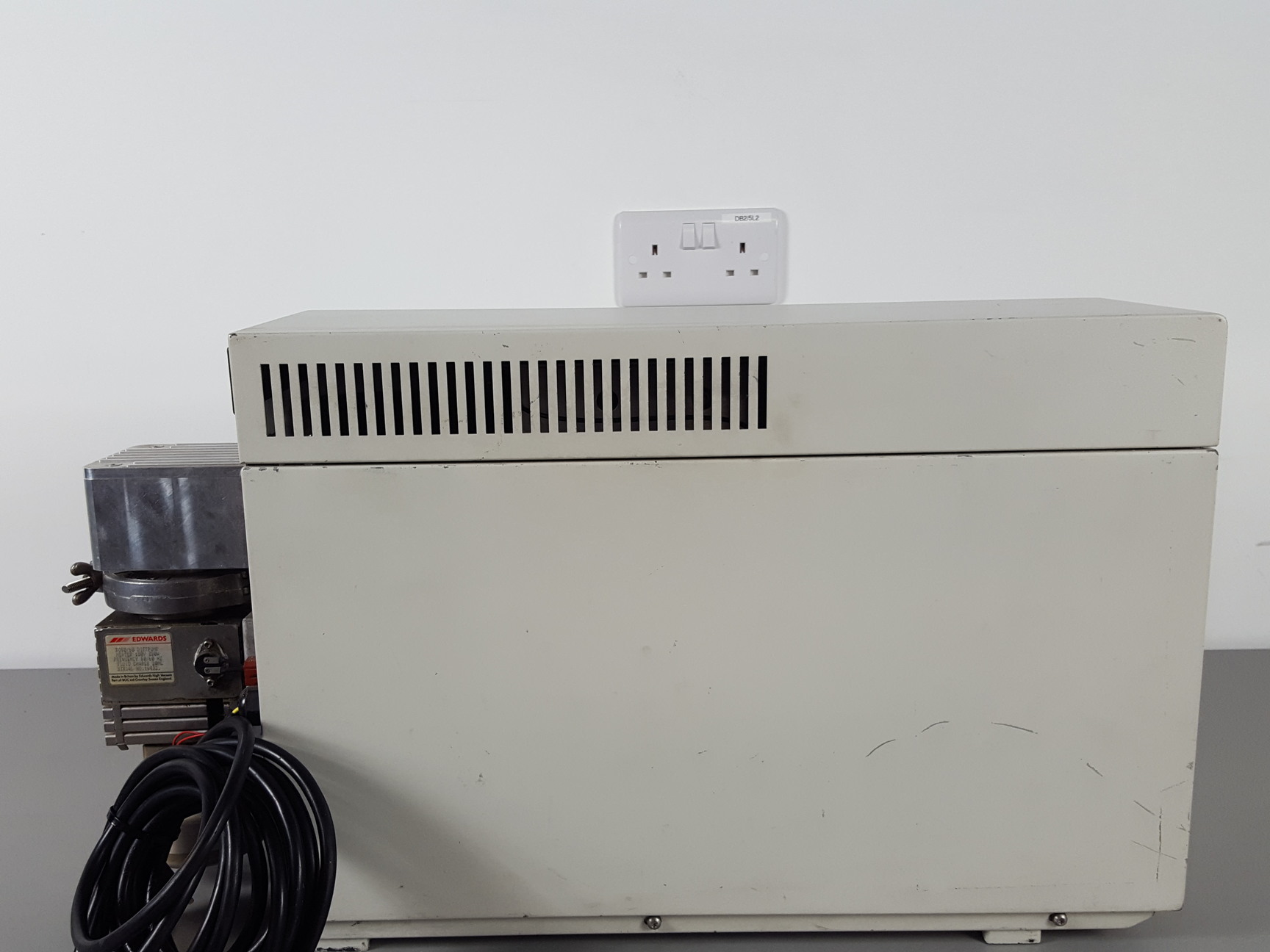 Image of HP 5890 5890A Series II 2 GC Gas Chromatograph System + 5972 MSD & Chemstation