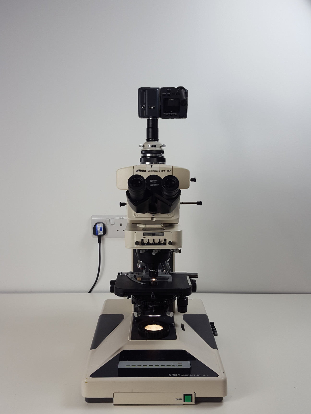 Image of Nikon Microphot-SA Microscope w/ 6 Objectives - M Plan, Vickers DIN, Zeiss ph2 