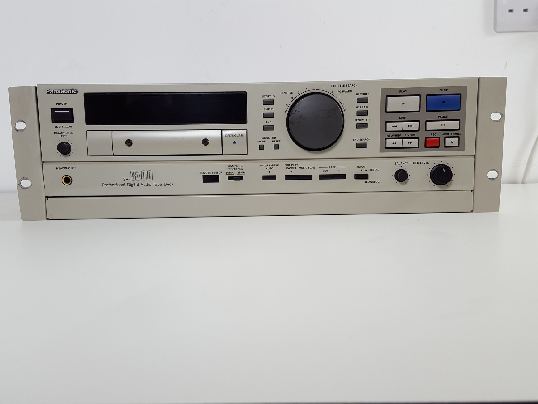 Image of Panasonic SV-3700 DAT Digital Audio Tape Recorder/Player