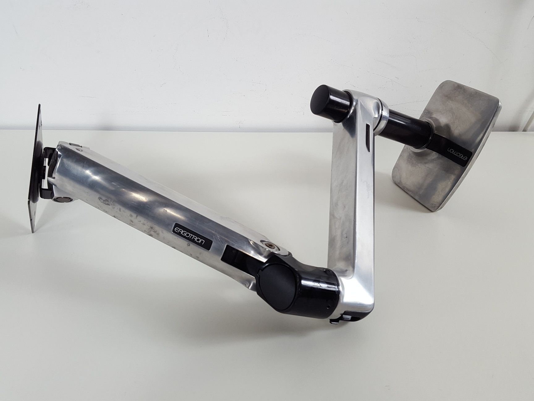 Image of Ergotron LX Desk Monitor Arm 