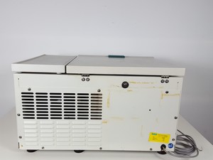 Thumbnail image of Heraeus Megafuge 2.0R Lab Centrifuge with 4 x 500ml 4100 Swing Arm Rotor