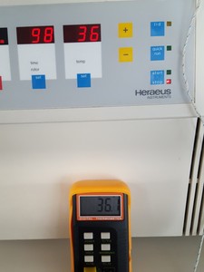 Thumbnail image of Heraeus Megafuge 2.0R Lab Centrifuge with 4 x 500ml 4100 Swing Arm Rotor