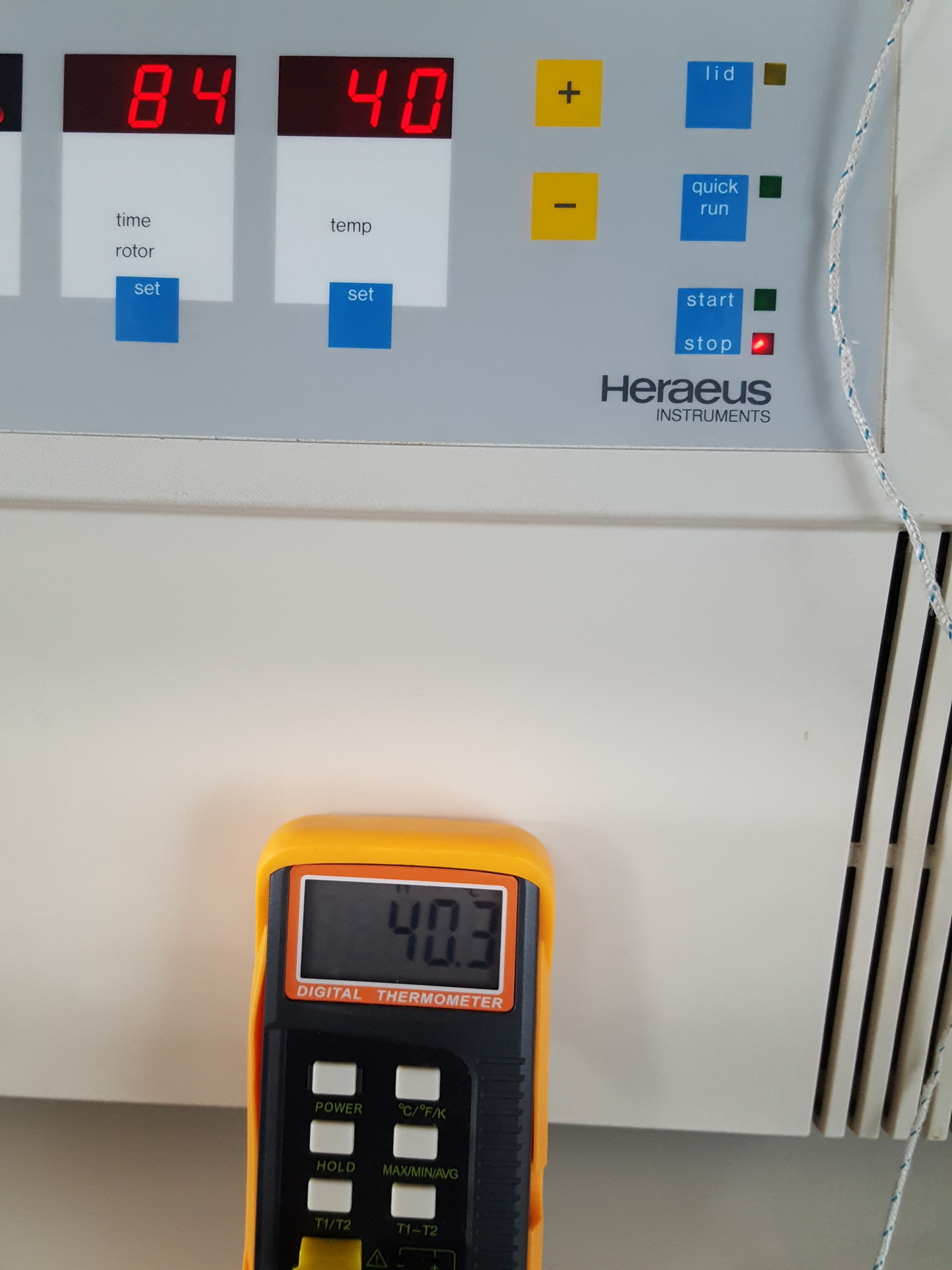 Image of Heraeus Megafuge 2.0R Lab Centrifuge with 4 x 500ml 4100 Swing Arm Rotor
