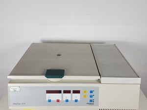 Thumbnail image of Heraeus Megafuge 2.0R Lab Centrifuge with 4 x 500ml 4100 Swing Arm Rotor