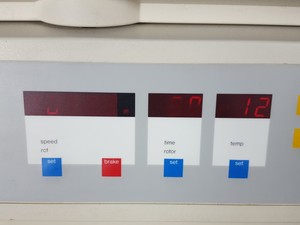 Thumbnail image of Heraeus Megafuge 2.0R Lab Centrifuge with 4 x 500ml 4100 Swing Arm Rotor