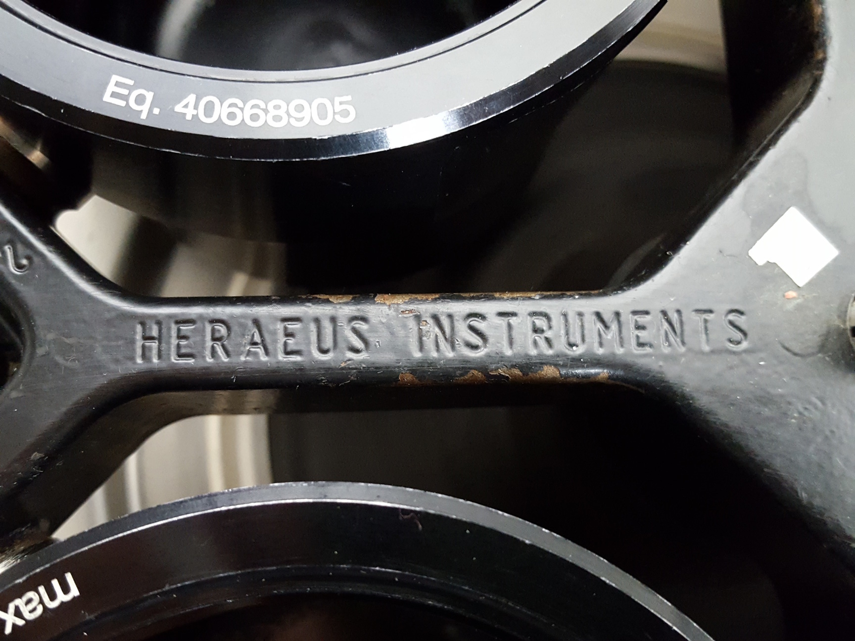 Image of Heraeus Megafuge 2.0R Lab Centrifuge with 4 x 500ml 4100 Swing Arm Rotor