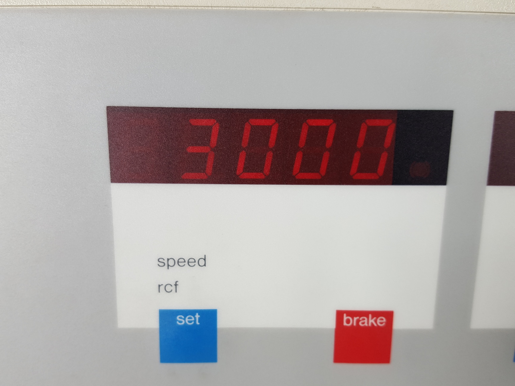 Image of Heraeus Megafuge 2.0R Lab Centrifuge with 4 x 500ml 4100 Swing Arm Rotor