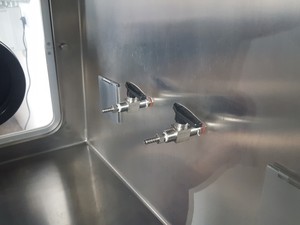 Thumbnail image of Howorth Airtech Isolator Laboratory Glovebox Lab
