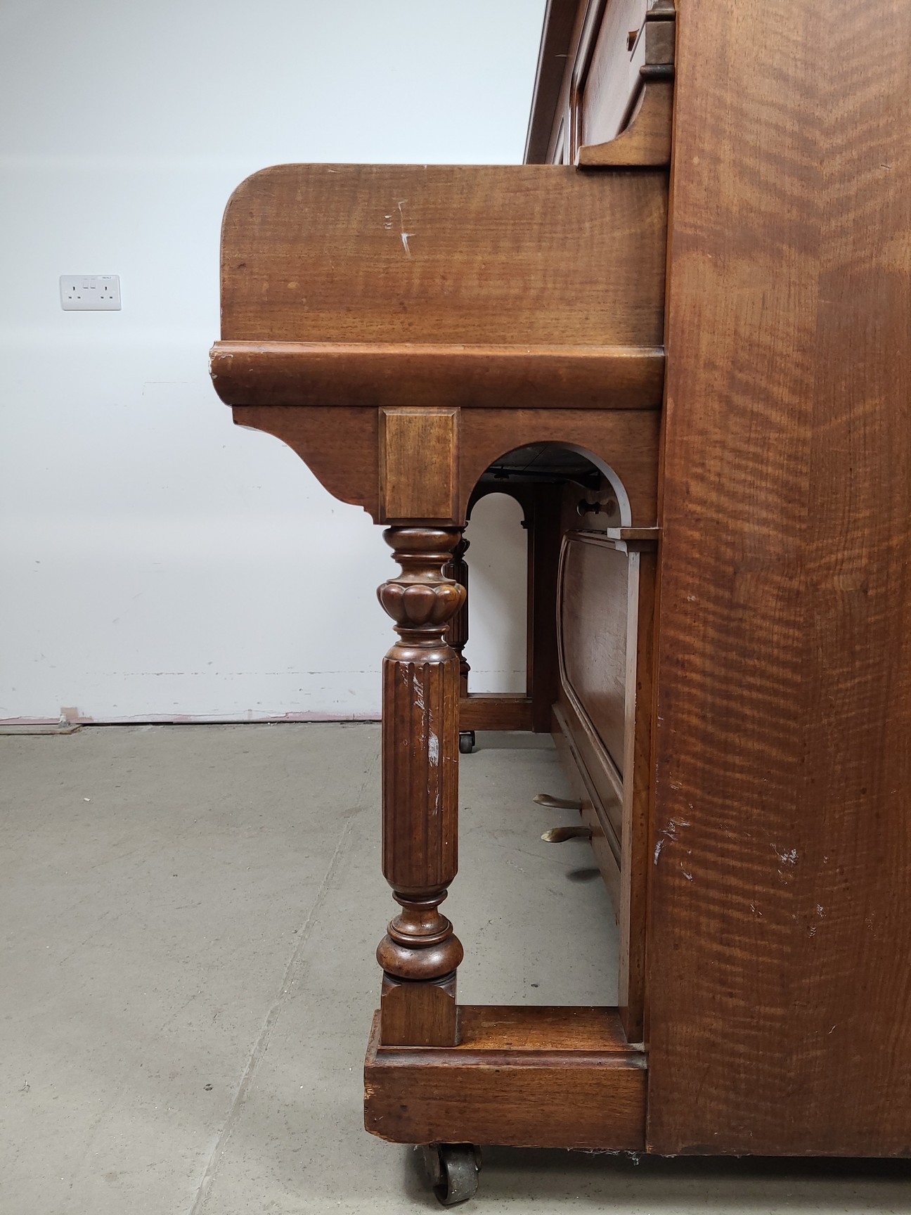 Image of Steinway & Sons Upright Piano (92176) Satin Walnut, 1899, 88 keys