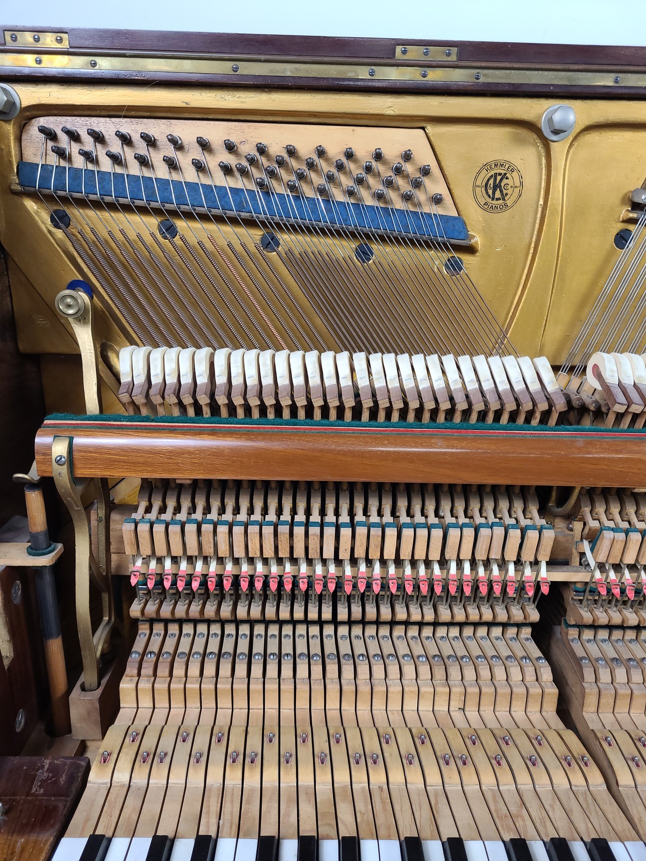 Image of Kemmler Osnabruck Upright Piano, 1925, 85 keys, 