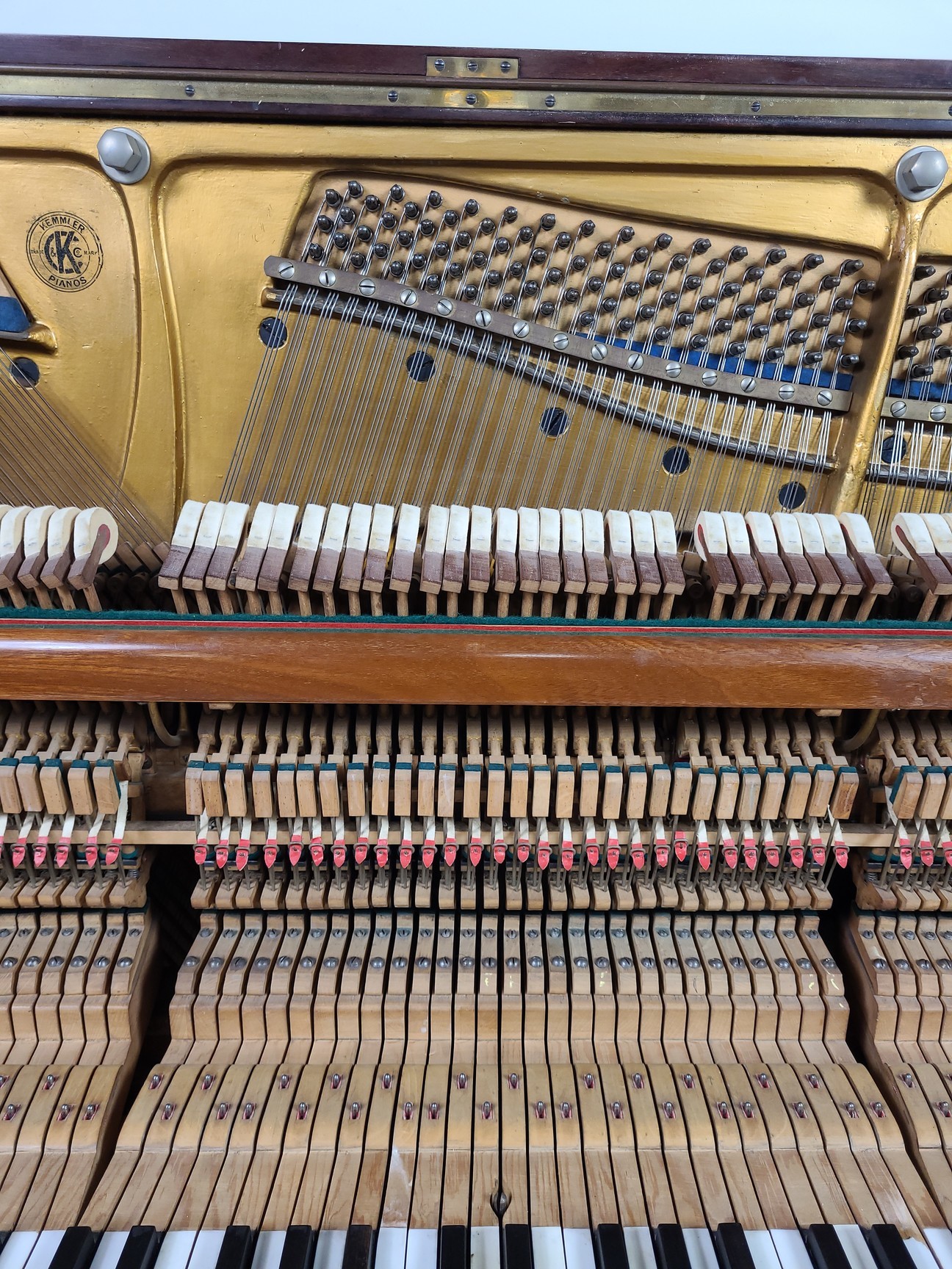 Image of Kemmler Osnabruck Upright Piano, 1925, 85 keys, 