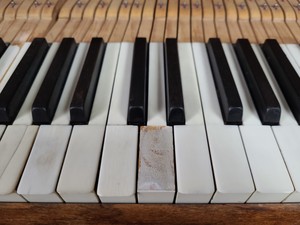 Thumbnail image of Kemmler Osnabruck Upright Piano, 1925, 85 keys, 