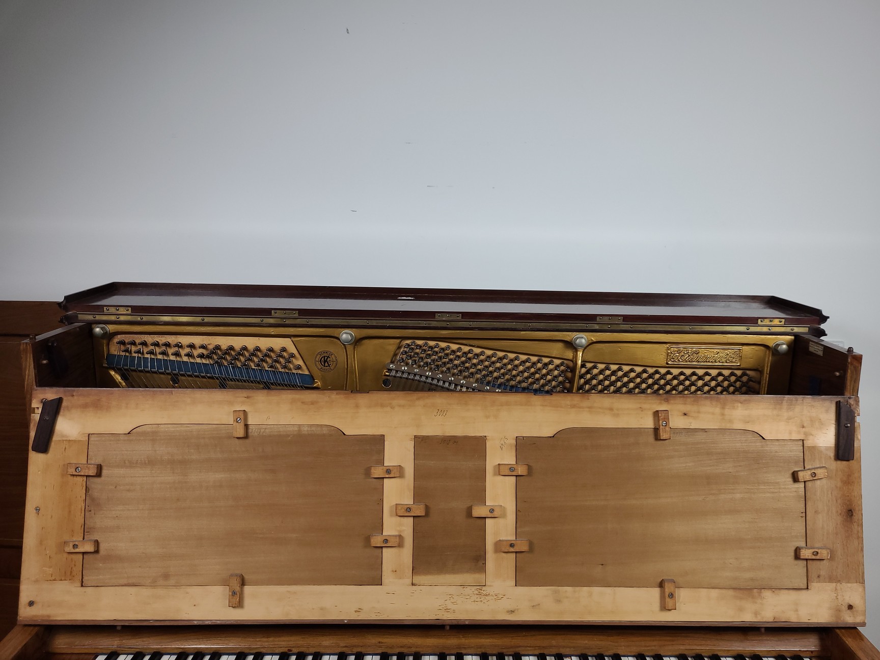 Image of Kemmler Osnabruck Upright Piano, 1925, 85 keys, 
